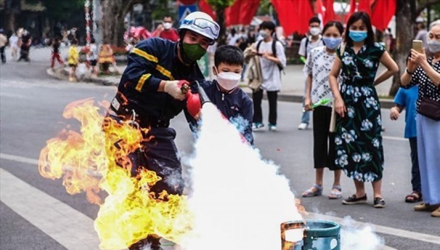 Giả danh cả cảnh sát phòng cháy chữa cháy để lừa đảo